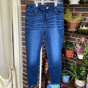 NWOT American Eagle Curvy Jeans